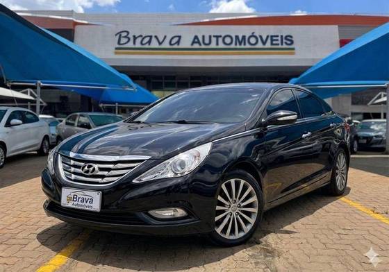 HYUNDAI SONATA 2.4 MPFI I4 16V 182CV GASOLINA 4P AUTOMÁTICO HYUNDAI SONATA 2.4 MPFI I4 16V 182CV GASOLINA 4P AUTOMÁTICO